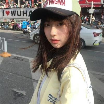 蓝色嘴巴的脸 海报